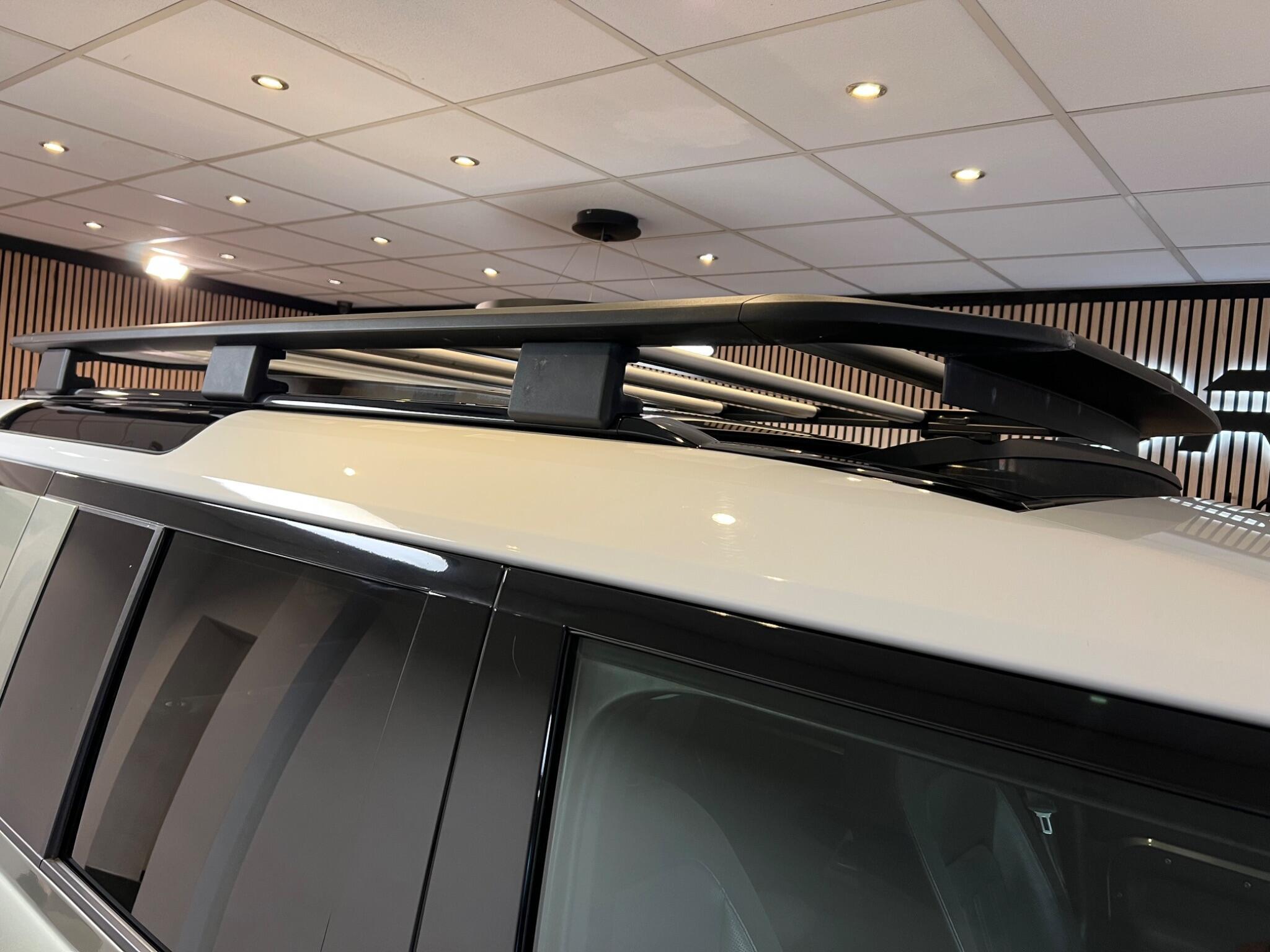 Land Rover Defender 110